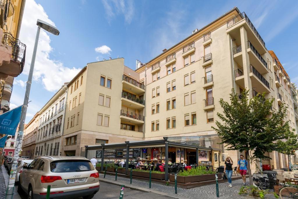 Space In Gozsdu Apartamento Budapeste Exterior foto